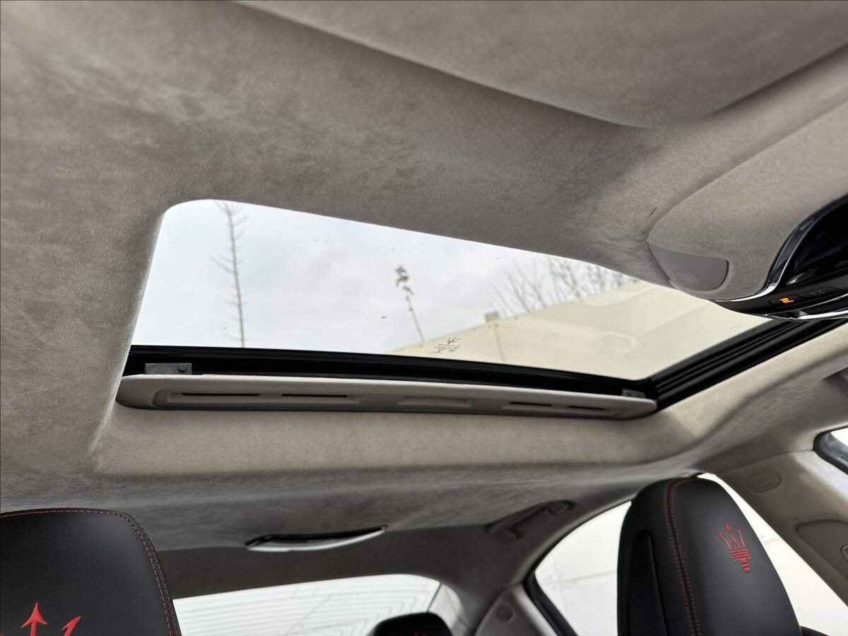 Maserati Ghibli Sedan 3,0 l 316 kw