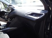 Peugeot 2008 Kombi 1,2 l 61 kw