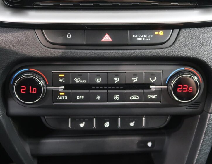 KIA XCeed CUV / Crossover 1,5 l 103 kw