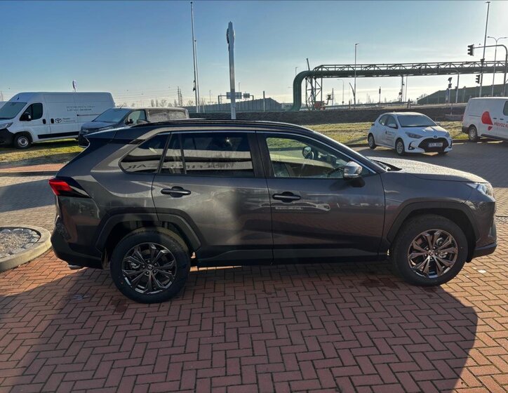 Toyota RAV4 SUV 2,5 l 131 kw