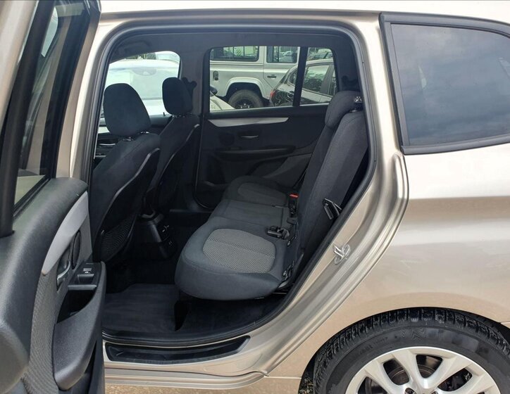BMW Řada 2 14