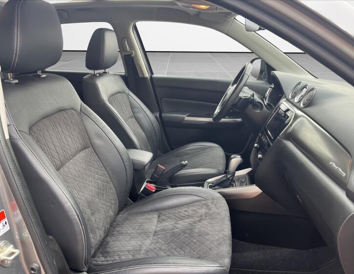 Suzuki Vitara SUV 1,4 l 103 kw