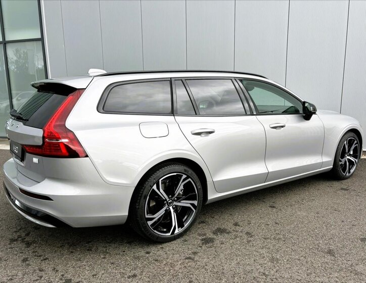 Volvo V60 Kombi 2,0 l 327 kw