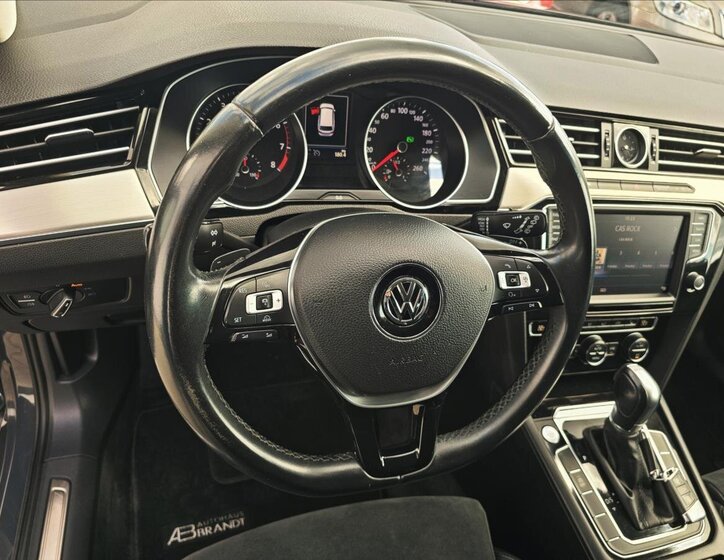 Volkswagen Passat Kombi 1,4 l 110 kw