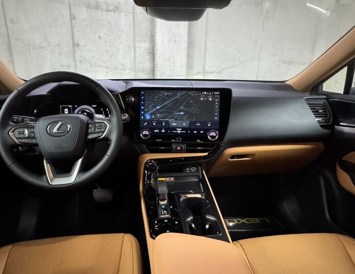 Lexus NX 350h SUV 2,5 l 190 kw