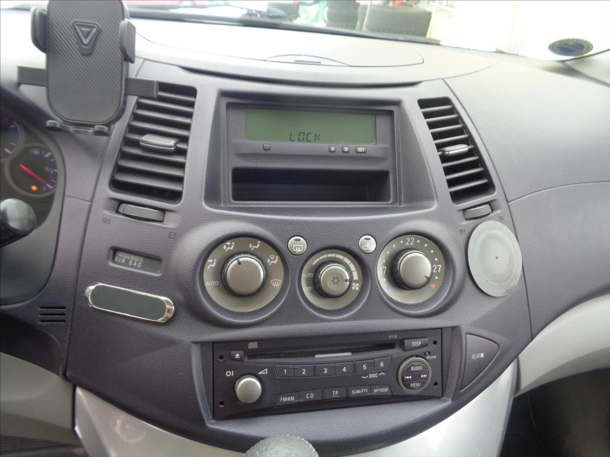 Mitsubishi Grandis Kombi 2,4 l 121 kw