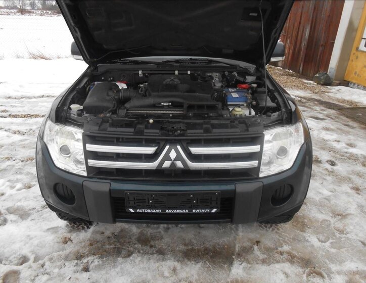 Mitsubishi Pajero SUV 3,2 l 147 kw