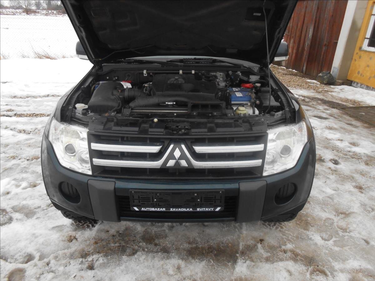 Mitsubishi Pajero SUV 3,2 l 147 kw