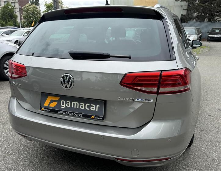 Volkswagen Passat 10