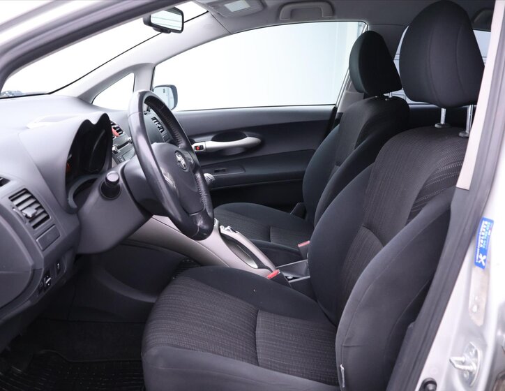 Toyota Auris Hatchback 2,0 l 93 kw