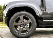 Land Rover Defender 3