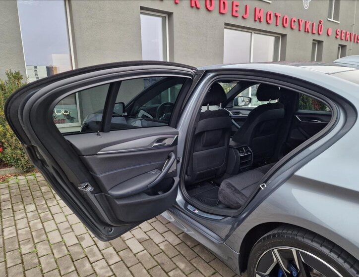 BMW Řada 5 18