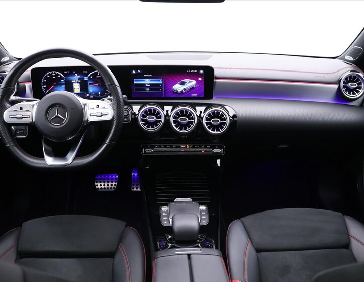 Mercedes-Benz CLA Sedan / Limuzína 2,0 l 140 kw