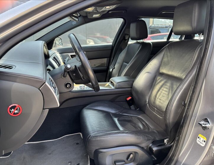 Jaguar XF Kombi 2,2 l 120 kw