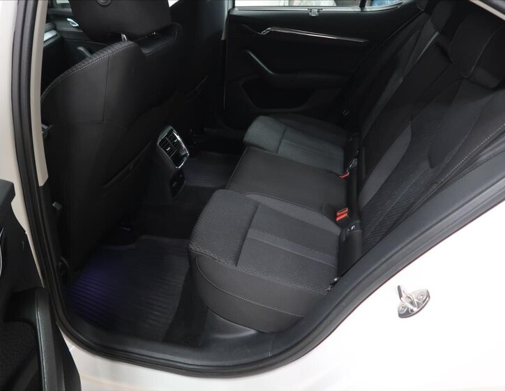 Škoda Octavia Sedan / Limuzína 1,5 l 110 kw