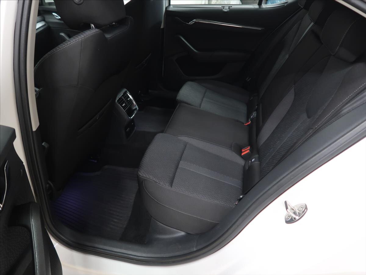 Škoda Octavia Sedan / Limuzína 1,5 l 110 kw