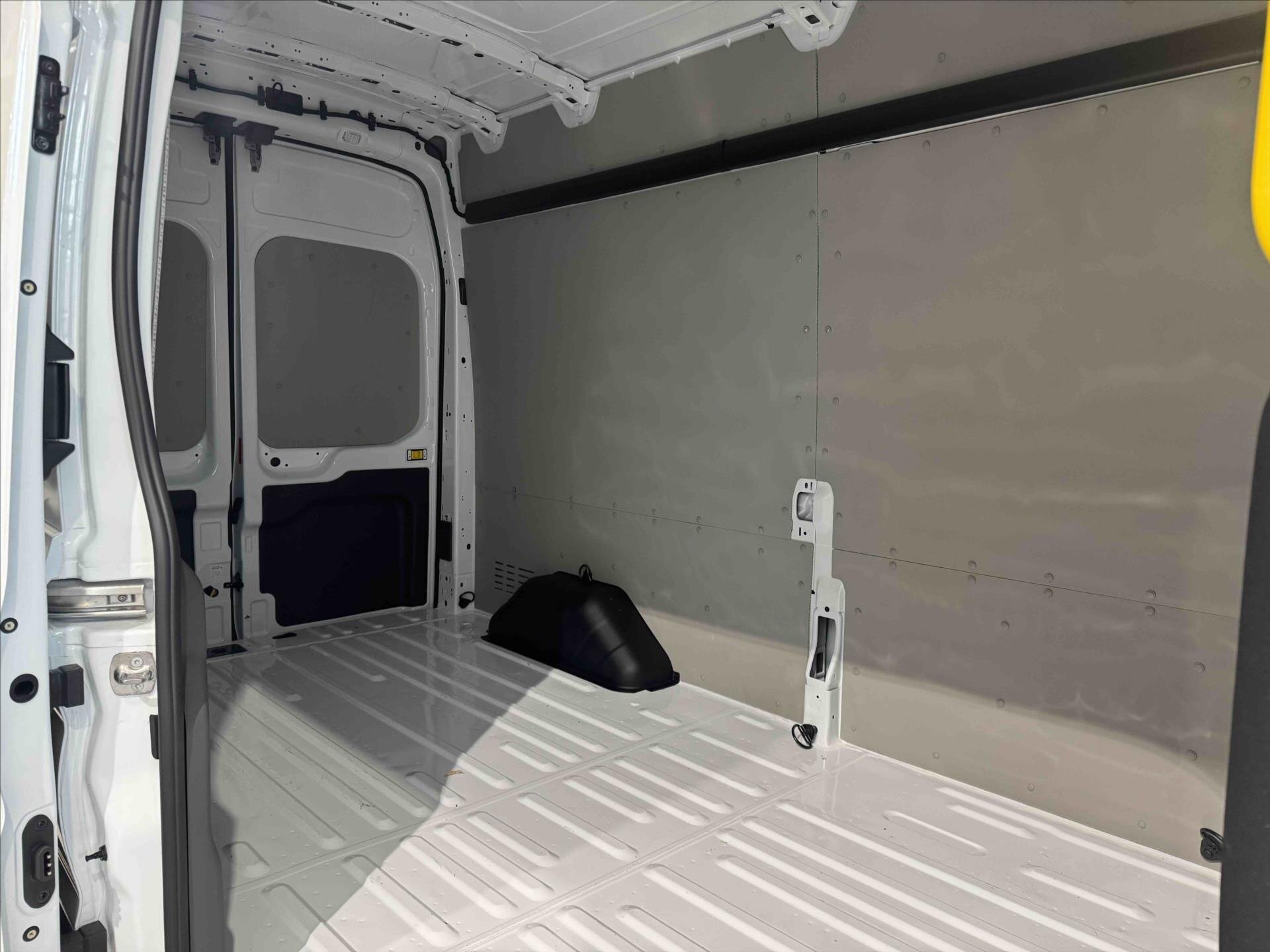 Ford Transit VAN / Minibus 2,0 l 121 kw