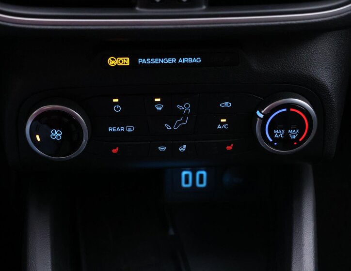 Ford Focus Kombi 999,0 92 kw