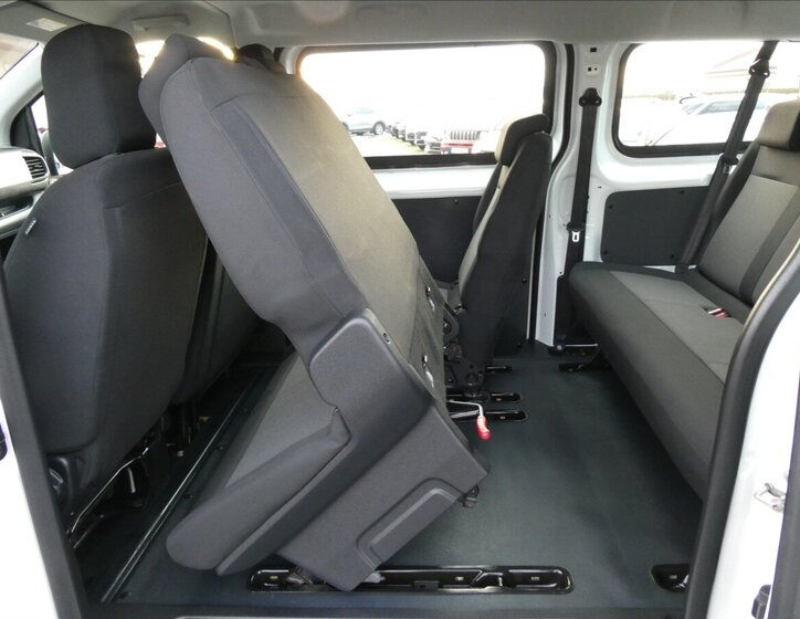 Peugeot Expert Kombi 1,5 l 88 kw