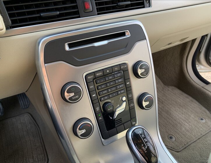 Volvo V70 Kombi 2,4 l 158 kw