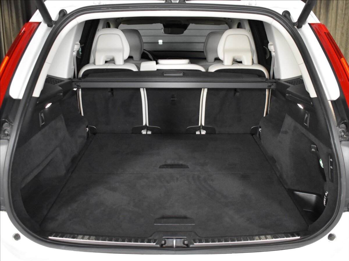 Volvo XC90 SUV 2,0 l 173 kw