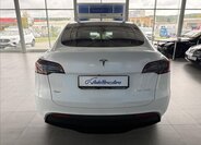 Tesla Model Y 5