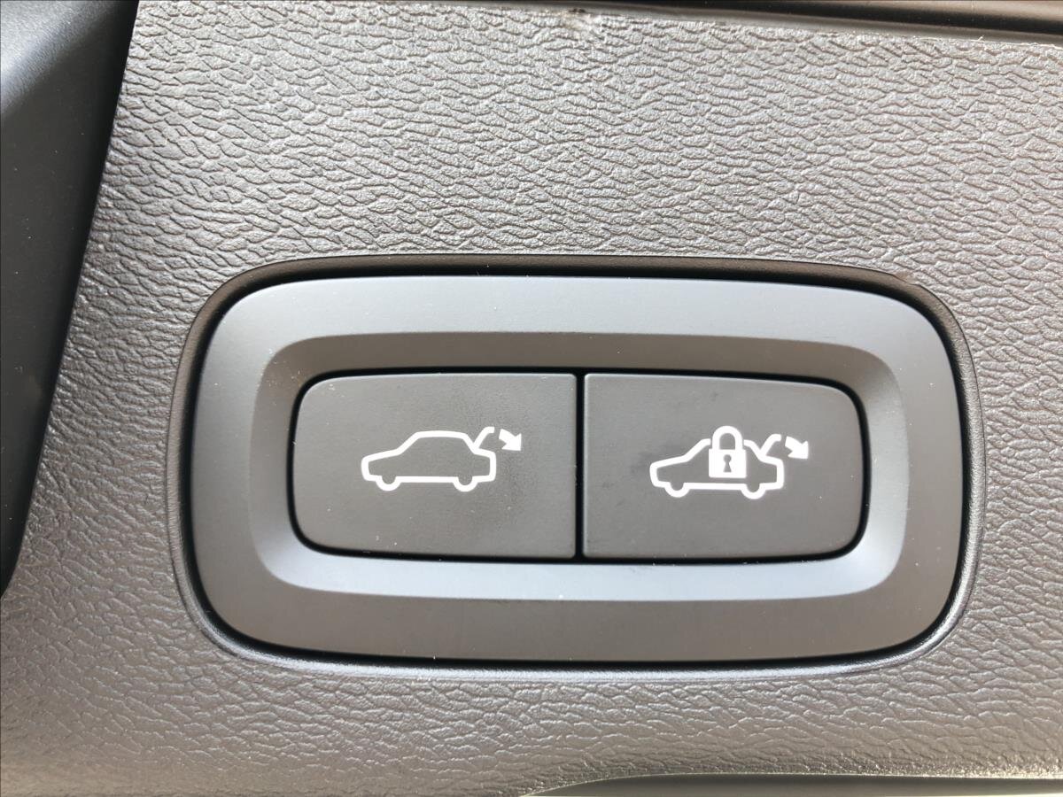 Volvo XC60 Kombi 2,0 l 145 kw