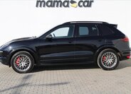 Porsche Cayenne SUV 4,8 l 397 kw