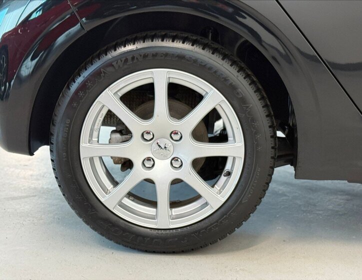 Peugeot 208 Hatchback 1,2 l 81 kw