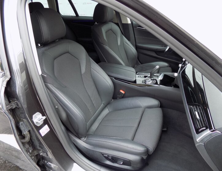 BMW Řada 5 Kombi 3,0 l 195 kw