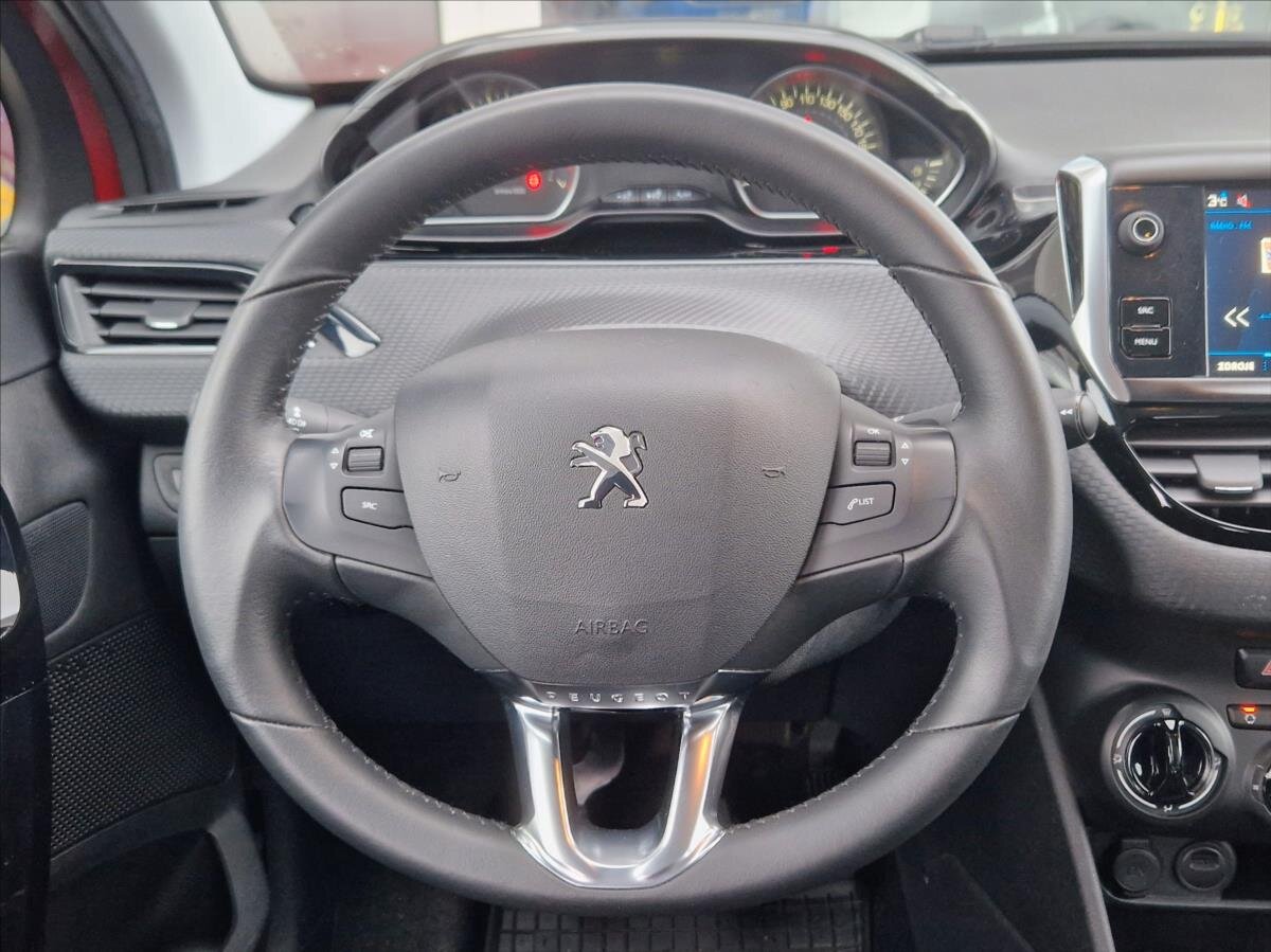 Peugeot 208 Hatchback 1,2 l 61 kw