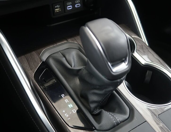 Toyota Highlander Kombi 2,5 l 140 kw