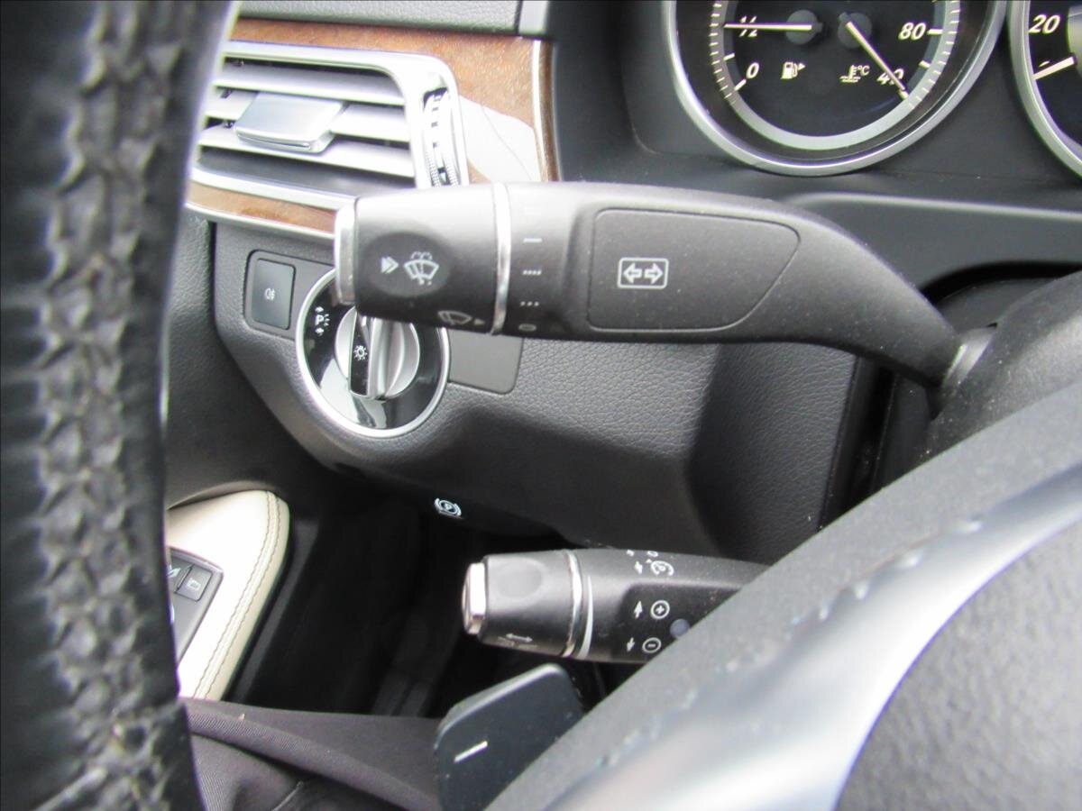 Mercedes-Benz Třídy E Sedan / Limuzína 3,0 l 190 kw