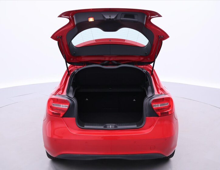 Mercedes-Benz Třídy A Hatchback 1,6 l 90 kw