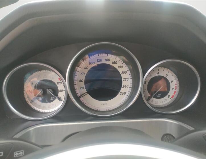 Mercedes-Benz Třídy E 12