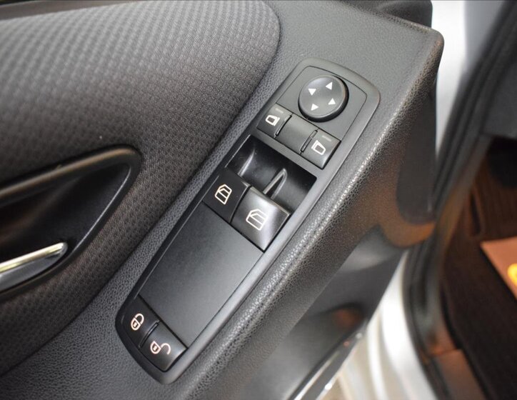 Mercedes-Benz Třídy A Hatchback 1,7 l 85 kw