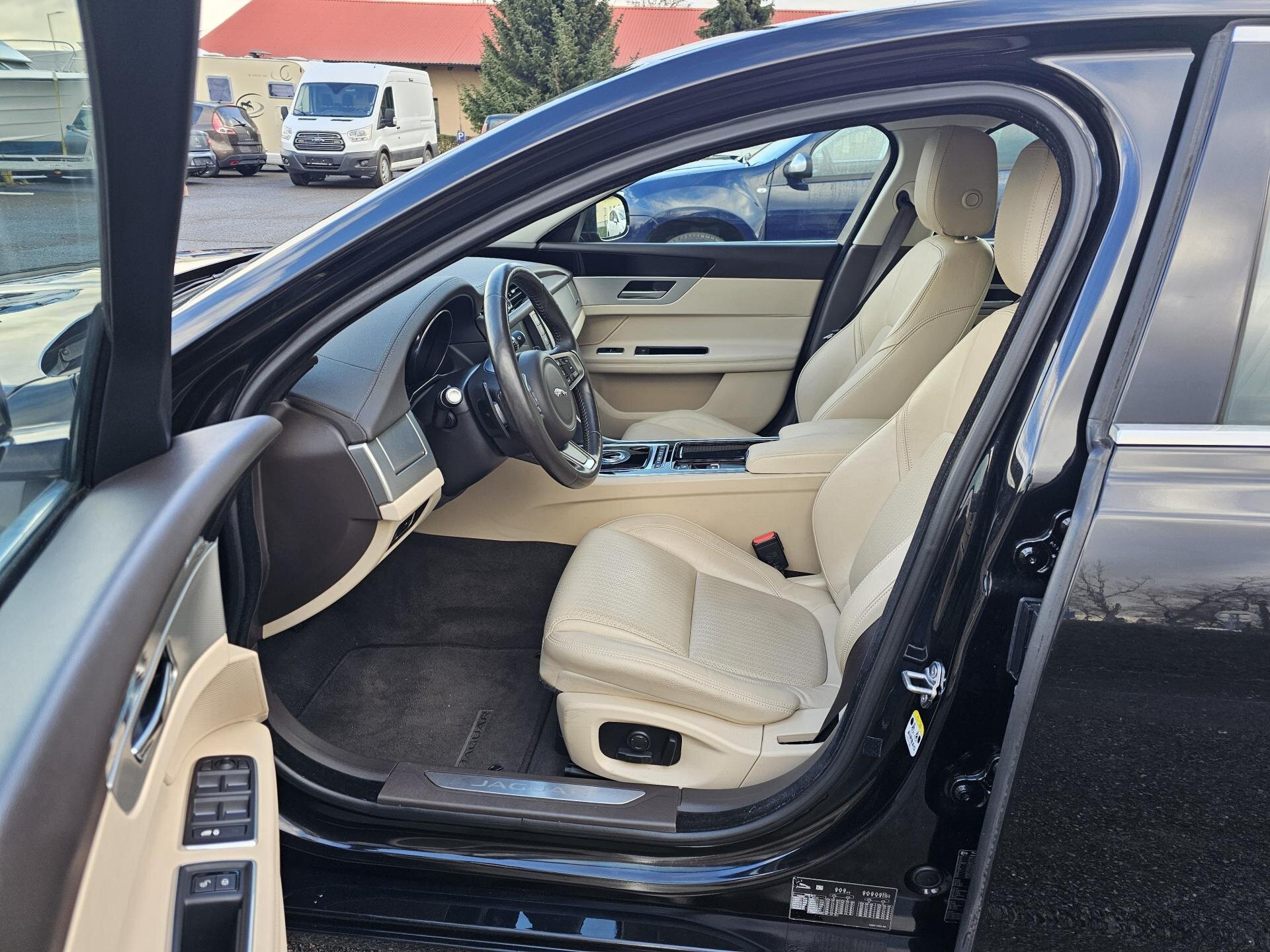 Jaguar XF Sedan 2,0 l 177 kw