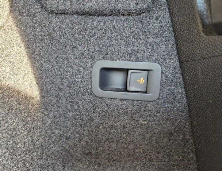 Škoda Karoq SUV / Terénní 1,5 l 110 kw