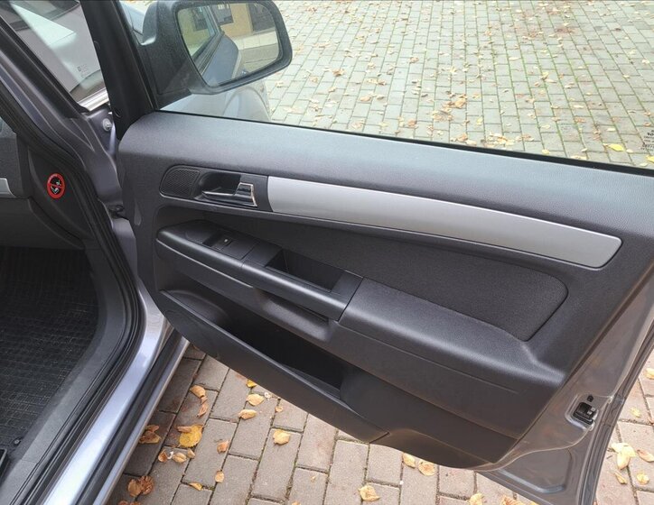 Opel Zafira Kombi 1,7 l 81 kw