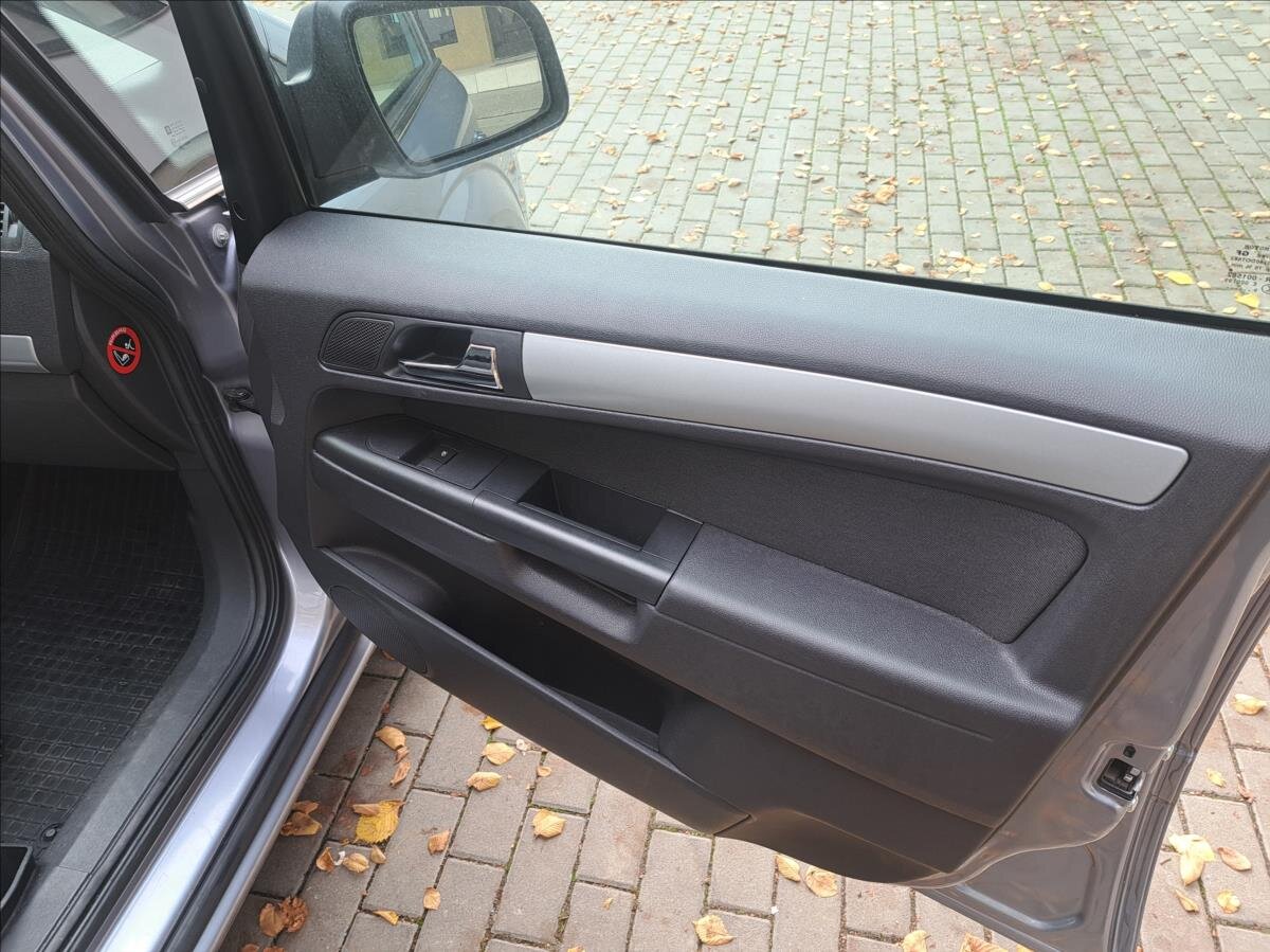 Opel Zafira Kombi 1,7 l 81 kw