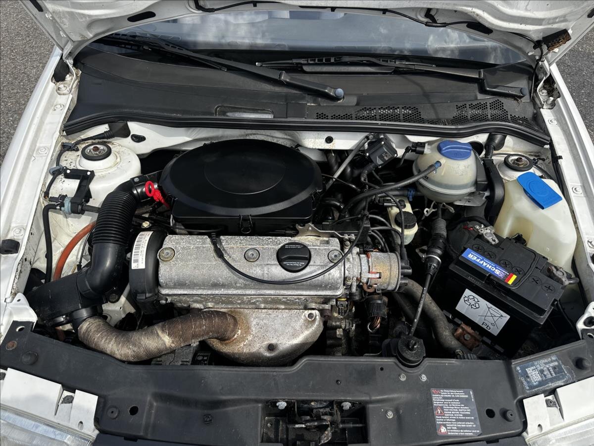 Volkswagen Polo Hatchback 1,0 l 33 kw