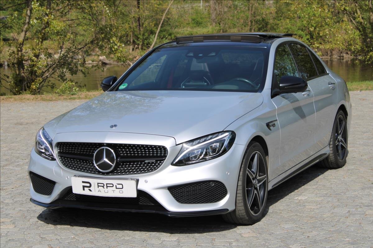 Mercedes-Benz Třídy C Sedan / Limuzína 3,0 l 270 kw
