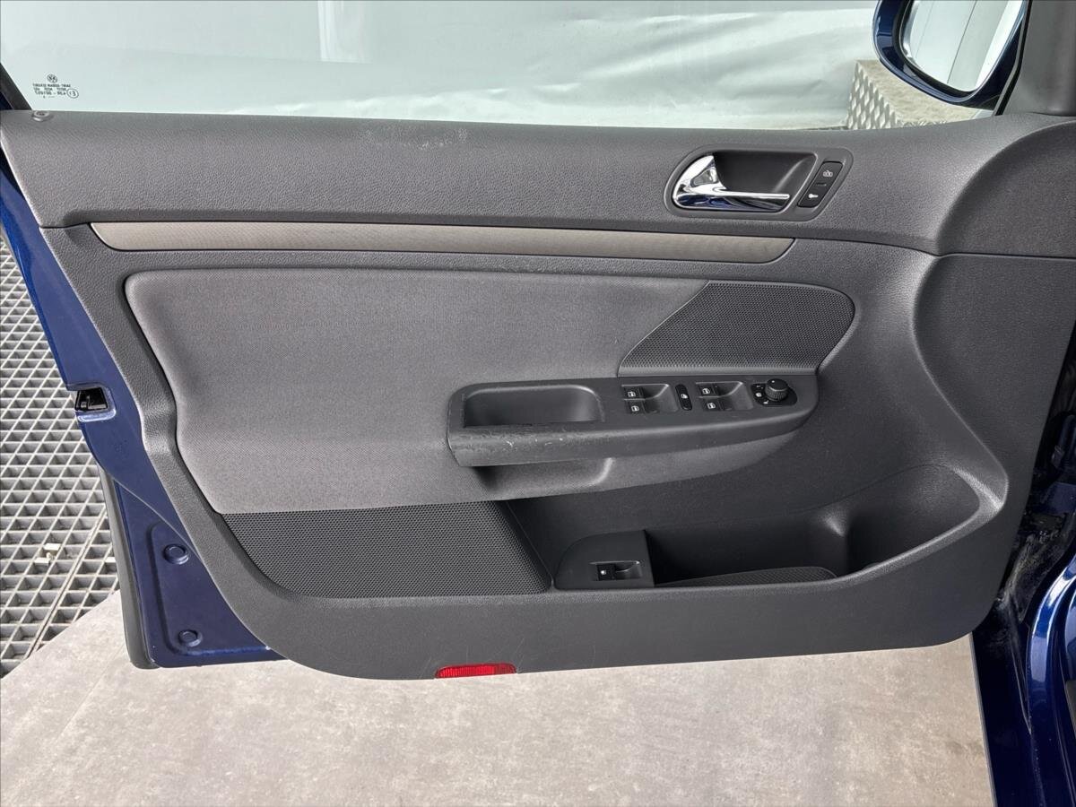 Volkswagen Golf Hatchback 1,6 l 75 kw