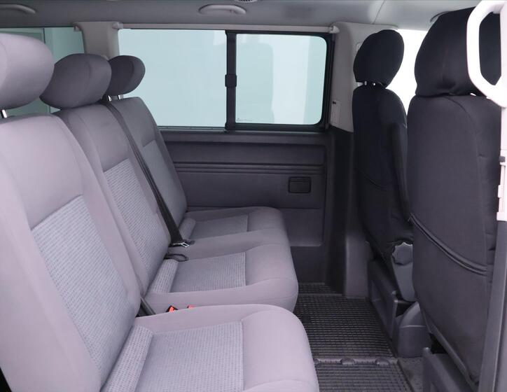 Volkswagen Caravelle 14