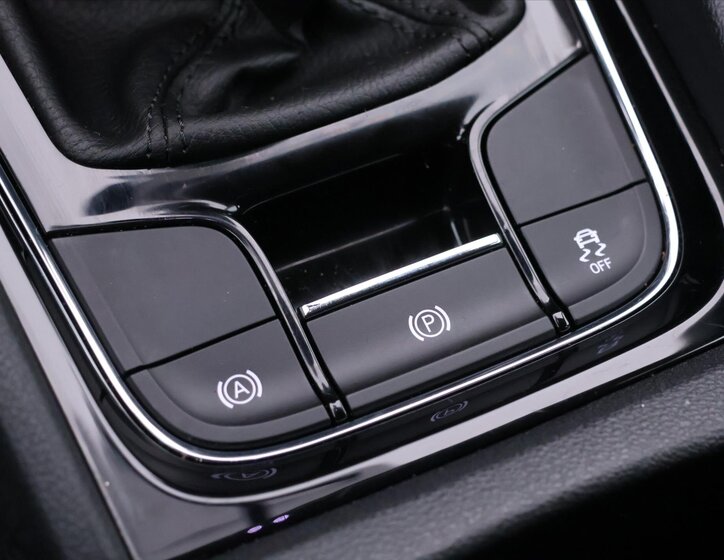 Škoda Karoq SUV / Terénní 999,0 81 kw