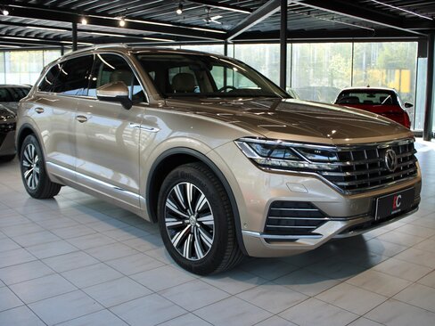 Volkswagen Touareg SUV / Terénní 3,0 l 210 kw