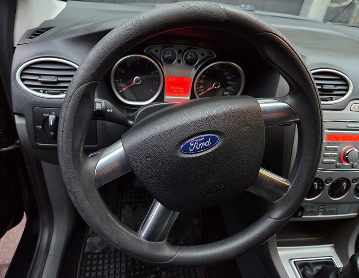 Ford Focus Kombi 1,6 l 74 kw