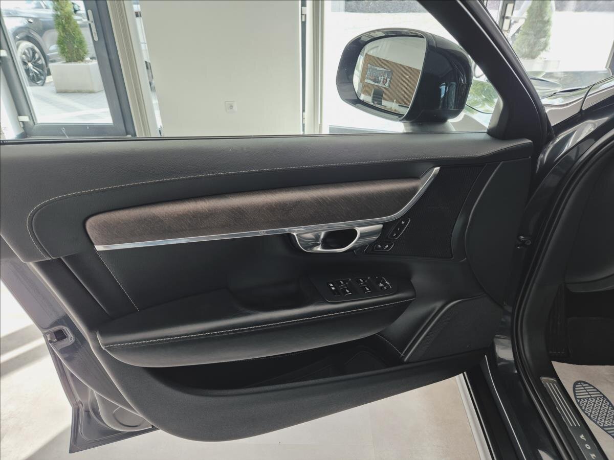 Volvo V90 Kombi 2,0 l 177 kw