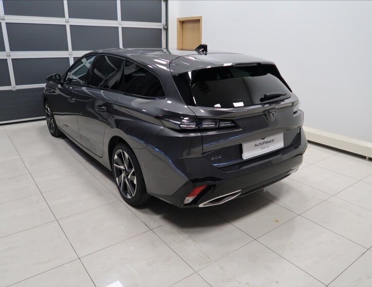 Peugeot 308 Kombi 1,5 l 96 kw