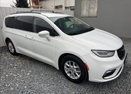 Chrysler Pacifica 8